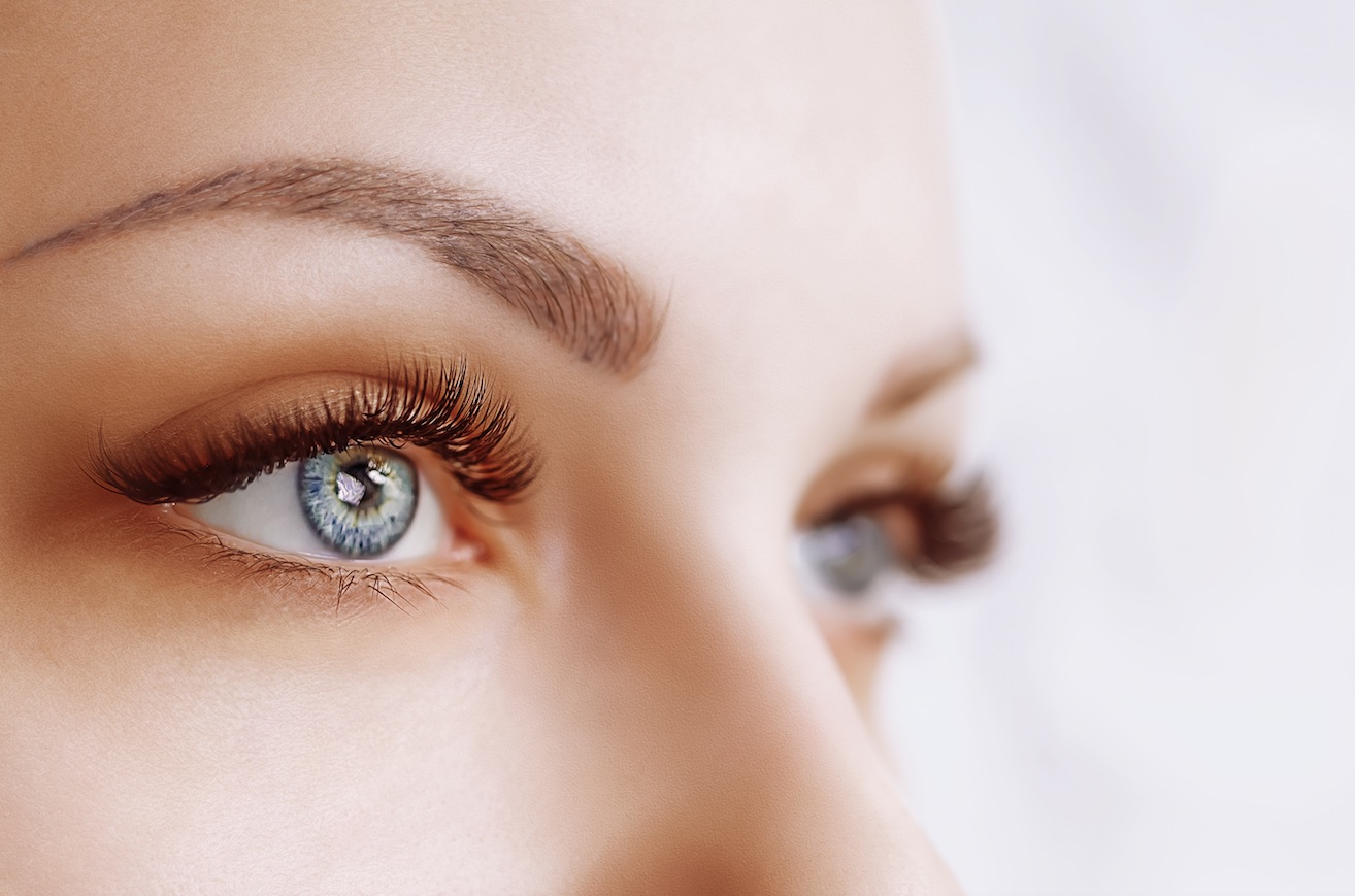 Woman with nice lashes